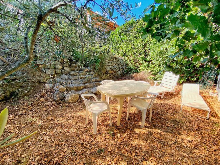 Bas De Villa Au Milieu Des Oliviers. Chateauneuf-Villevieille ภายนอก รูปภาพ